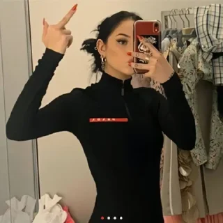 🖕 emoji Maggie Lindemann :: @riltex Telegram sticker 15 of 52