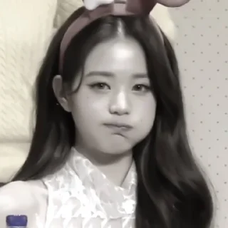 🥡 emoji 🥡::wonyoung:: by @obsessiongw Telegram sticker 10 of 30