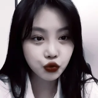 Sticker from I'll die for soojin. @senwxw .