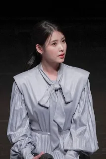 👸 emoji 🌷IU🌷 Telegram sticker 12 of 66