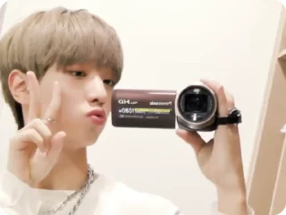 🤳 emoji ㅤ ㅤ lovers ㅤ   ㅤ  @xikersstans Telegram sticker 20 of 27