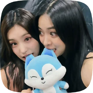 ❤‍🩹 emoji ୭‌‧₊°yeji & ryujin ›› @itzymidzu Telegram sticker 18 of 32