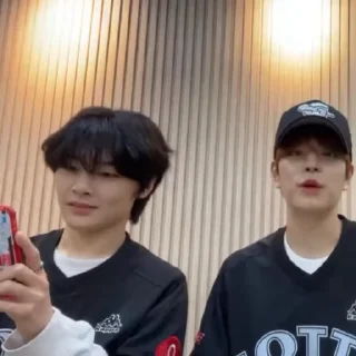 🌟 emoji live jeongin seongmin hyunjin Telegram sticker 10 of 23