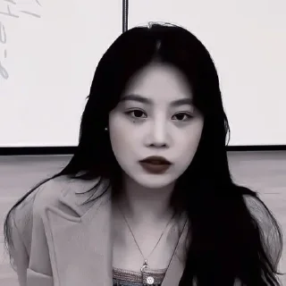 🤍 emoji I'll die for soojin. @senwxw . Telegram sticker 4 of 17