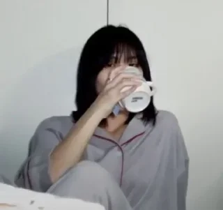 😐 emoji momo-twice Telegram sticker 17 of 20