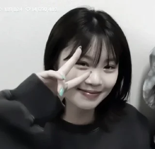 🤍 emoji I'll die for soojin. @senwxw . Telegram sticker 11 of 17