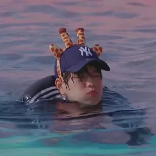 🏊 emoji Сынминка на все случаи жизни Telegram sticker 10 of 18