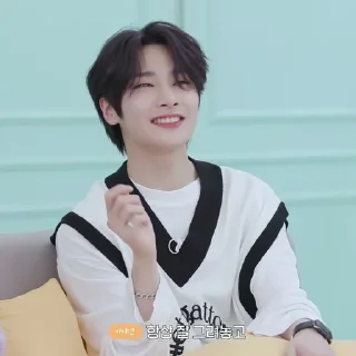 🔭 emoji ((🔭) Jeongin . . . @miokisheein Telegram sticker 14 of 30