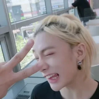 🌟 emoji hyunjin besti^^ Telegram sticker 23 of 120