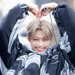 💗 emoji K-pop стикерочки Telegram sticker 13 of 49