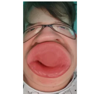 😚 emoji Хата Димаса Telegram sticker 16 of 18