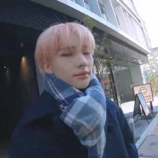 📨 emoji (📨)) hyunjin fr @K1TTYHELP Telegram sticker 10 of 44