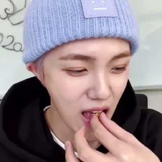 🤍 emoji 𝚂𝙴𝙾𝙽𝙶𝙼𝙸𝙽 @helpbyjennie Telegram sticker 23 of 40