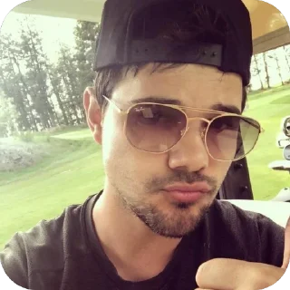 🌟 emoji JACOB BLACK/TAYLOR LAUTNER Telegram sticker 21 of 40