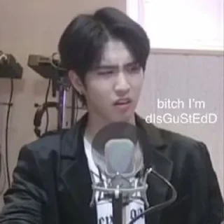 🤨 emoji шо праісходить Telegram sticker 7 of 119