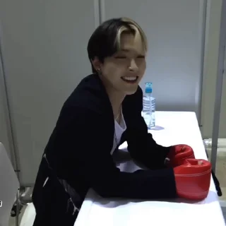 Sticker from hongjoong @ateezst