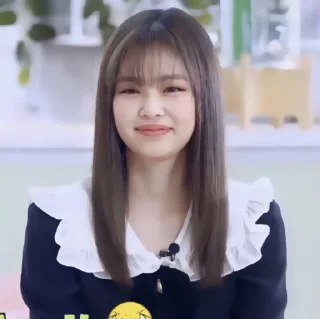 🌏 emoji – ` 🌏 , jennie by - @vvloco Telegram sticker 24 of 35