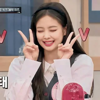 🌏 emoji – ` 🌏 , jennie by - @vvloco Telegram sticker 19 of 35