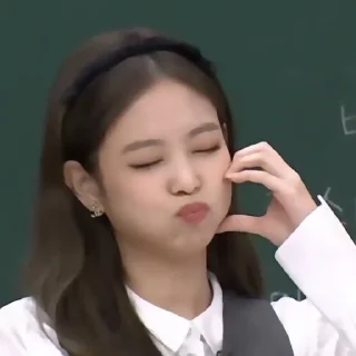 🥞 emoji :;jennie:; @akiyihelp Telegram sticker 12 of 25