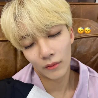 🌙 emoji jeonghan @stckheavn Telegram sticker 10 of 15