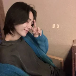 Sticker from jeonghan @stckheavn