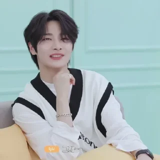 🔭 emoji ((🔭) Jeongin . . . @miokisheein Telegram sticker 17 of 30