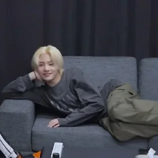 🛏 emoji jeongin from @stray_kids_hel_p Telegram sticker 14 of 35