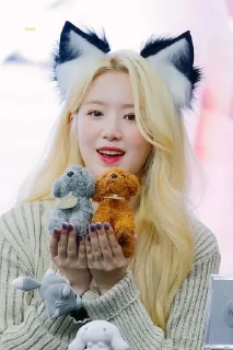 Sticker from (G)i-dle