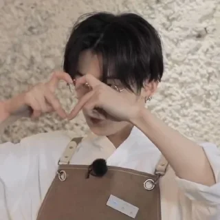 ♥️ emoji Yeonjun Telegram sticker 19 of 24