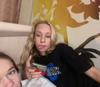 😜 emoji нежная леди 0.2 Telegram sticker 5 of 117