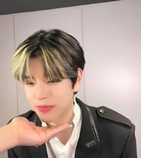 🌟 emoji seungmin.!♻️! Telegram sticker 18 of 23