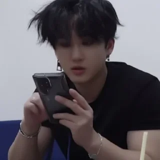☘ emoji ✞changbin✞ ¡! 𝑏𝑦 @kikikoosw Telegram sticker 24 of 29