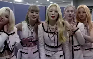 👩‍👩‍👧‍👧 emoji (G)I-DLE @gidle_sticker Telegram sticker 5 of 50