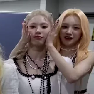 Sticker from (G)I-DLE @gidle_sticker