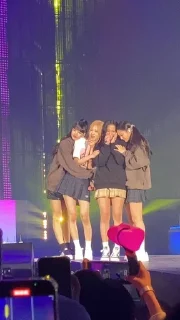 🤷‍♀️ emoji 💗BlackPink💗 Telegram sticker 7 of 18