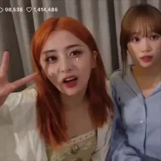 🌟 emoji sakura yunjin chaewon hong kong live weverse @D1TTI Telegram sticker 12 of 50