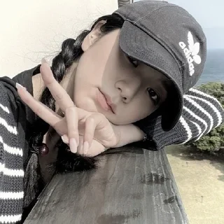 ✌️ emoji jisoo Telegram sticker 5 of 38