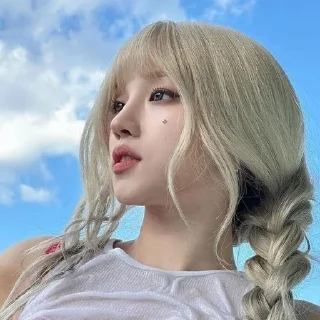 🌟 emoji yuqi by @premium_kpop_emojis Telegram sticker 14 of 20