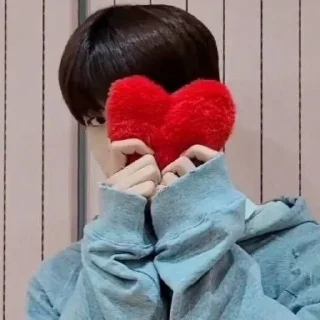 Sticker from 𖥻Kim Seungmin ֶ⭑ࣶࣸ @suthli
