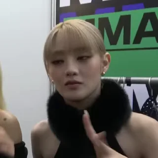 ✌️ emoji Minnie 2 (G)I-DLE @gidle_sticker Telegram sticker 23 of 50