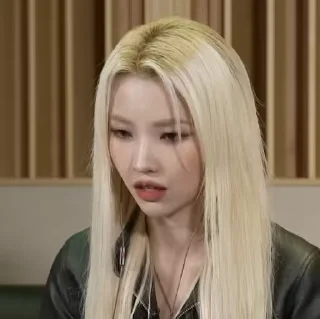 😵 emoji Soyeon 2 (G)I-DLE @gidle_sticker Telegram sticker 23 of 50