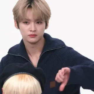 🤩 emoji Lee know @TgEmodziBot Telegram sticker 12 of 19