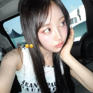 Sticker from yves >.< @BeLikeYves