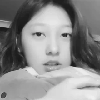 Sticker from bw Choerry @loonahellp