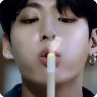 👄 emoji Чонгук @JungJungkook_or_JK_bot Telegram sticker 17 of 104