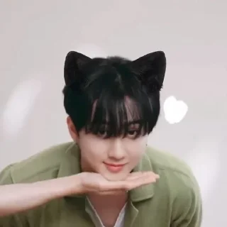 😸 emoji 𖤐*٭чанбин!٭*𖤐_sticksoshix Telegram sticker 10 of 18