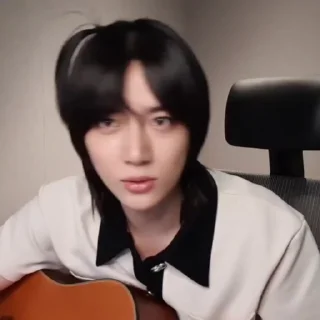 👧 emoji Beomgyu Telegram sticker 17 of 18