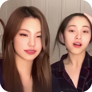 🌟 emoji yeji and ryujin @helpshao Telegram sticker 8 of 23