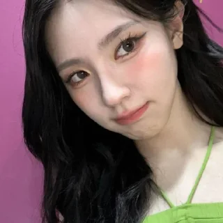 🌟 emoji random miyeon:: be @grouphelpp Telegram sticker 10 of 25
