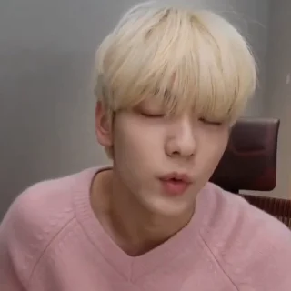 Sticker from SOOBIN @LOVELYSTICKS